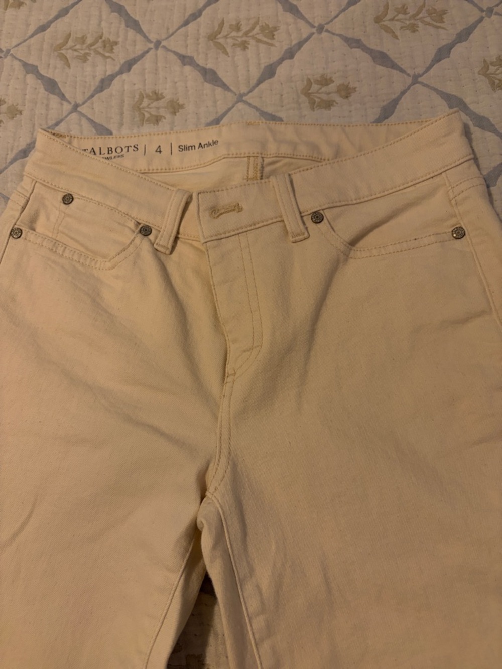 Talbots Slim Ankle Jeans in Cream/Creamy Beige